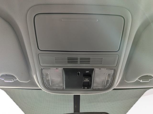 Used 2018 Honda Odyssey LX image 19
