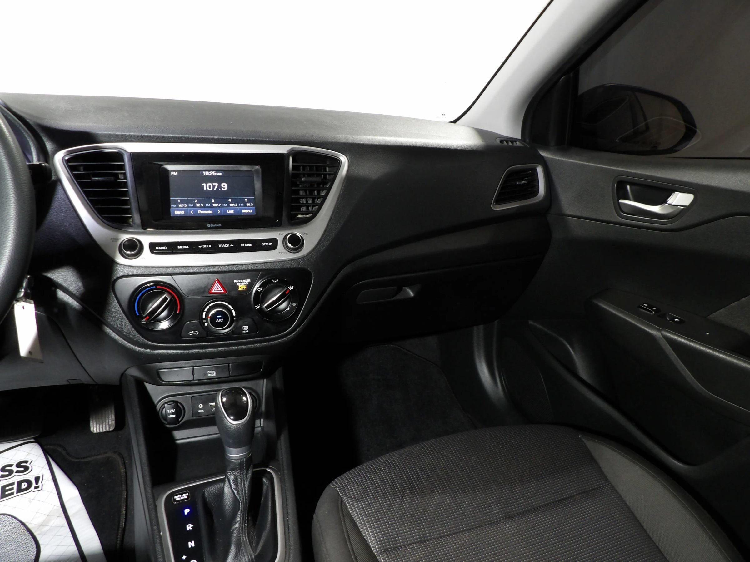 Used 2021 Hyundai Accent SE FWD image 12