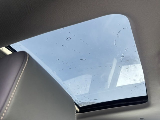 Used 2023 GMC Acadia SLT w/ Technology Package image 17