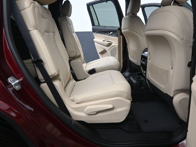New 2025 Jeep Grand Cherokee L Limited w/ Luxury Tech Group II AWD/4WD image 16