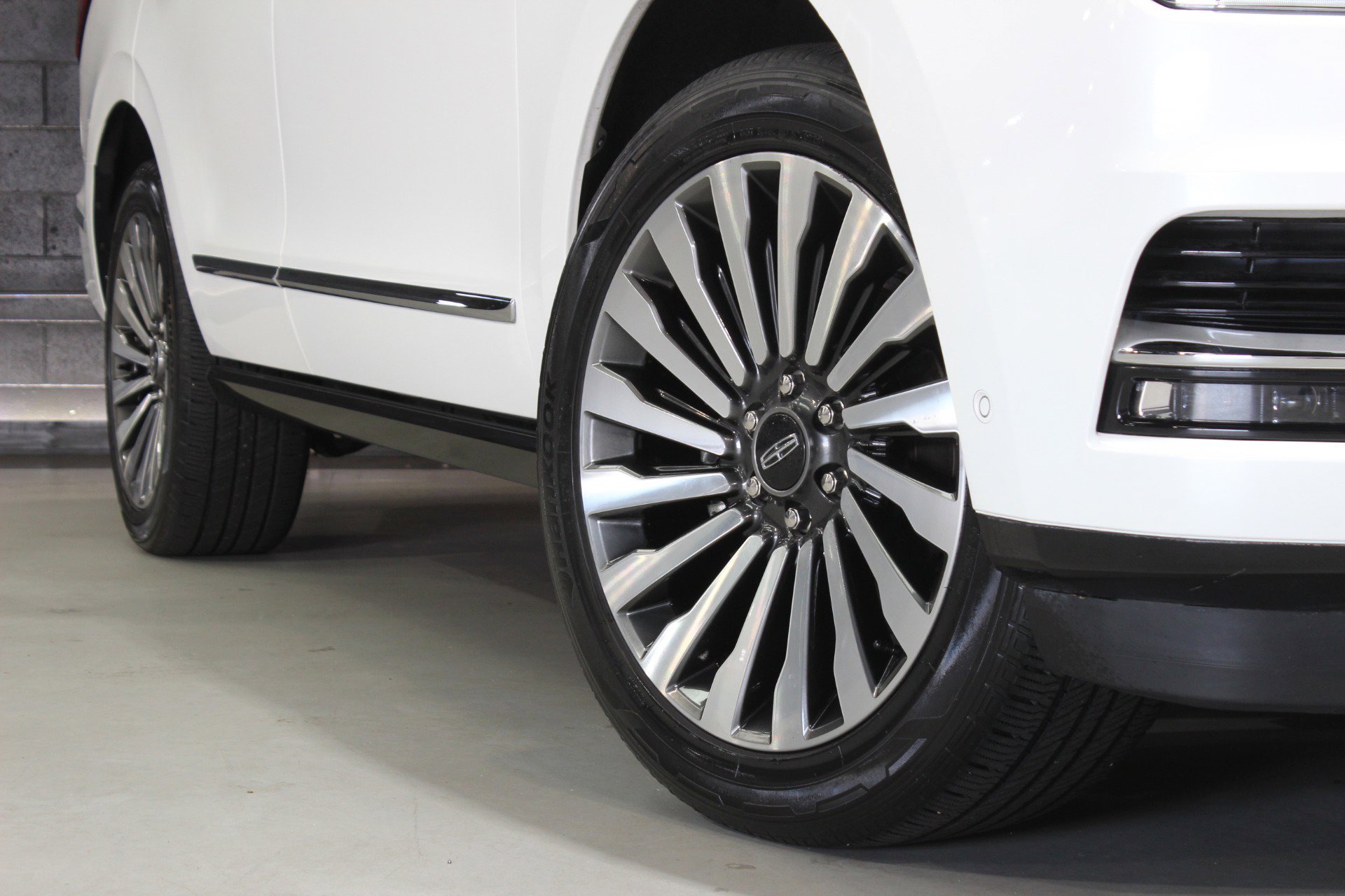 Used 2021 Lincoln Navigator Reserve w/ Luxury Package image 15