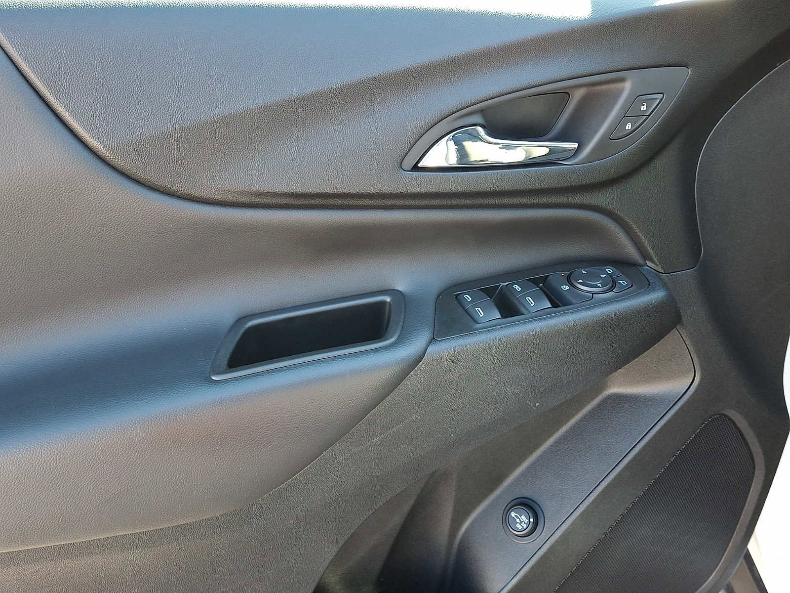 Used 2024 Chevrolet Equinox LT image 12