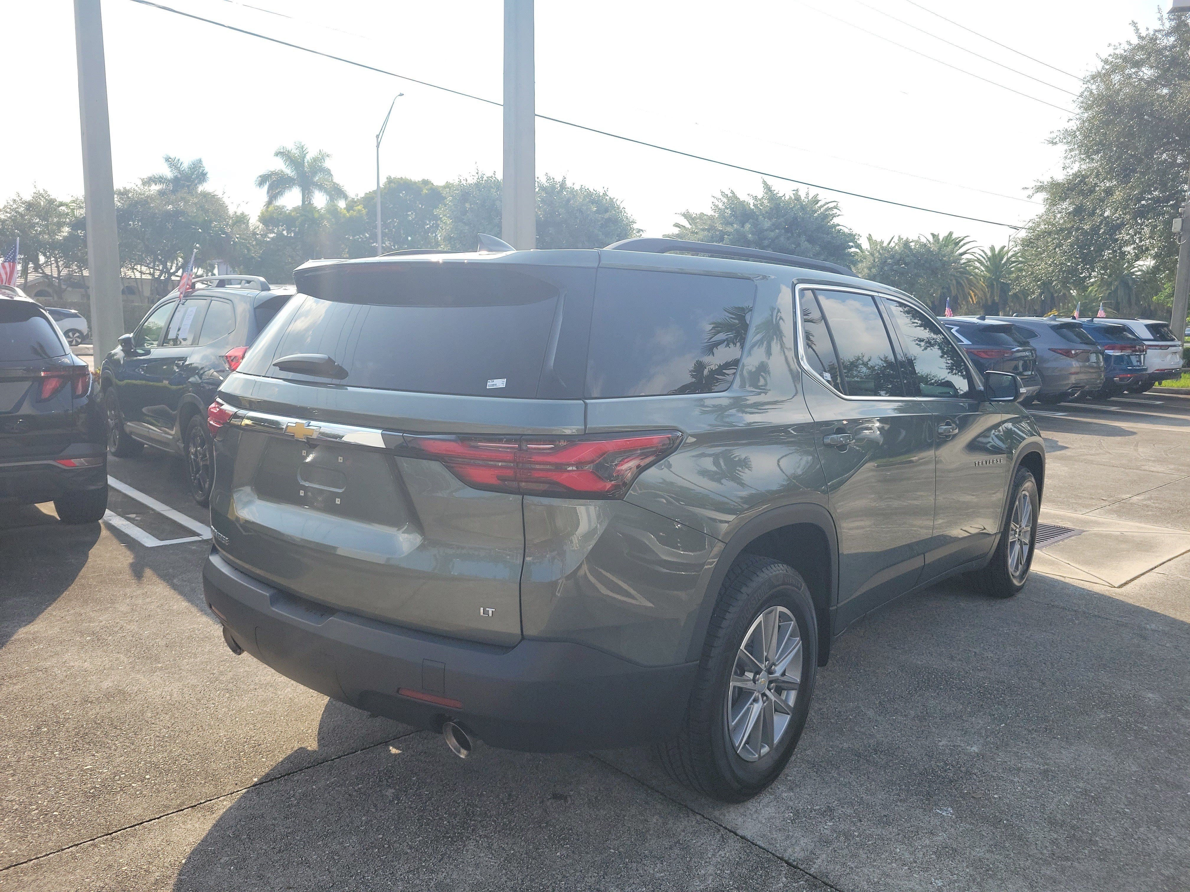 Used 2023 Chevrolet Traverse LT FWD image 7