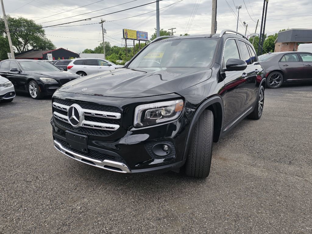 Used 2020 Mercedes-Benz GLB 250 4MATIC w/ Premium Package image 2