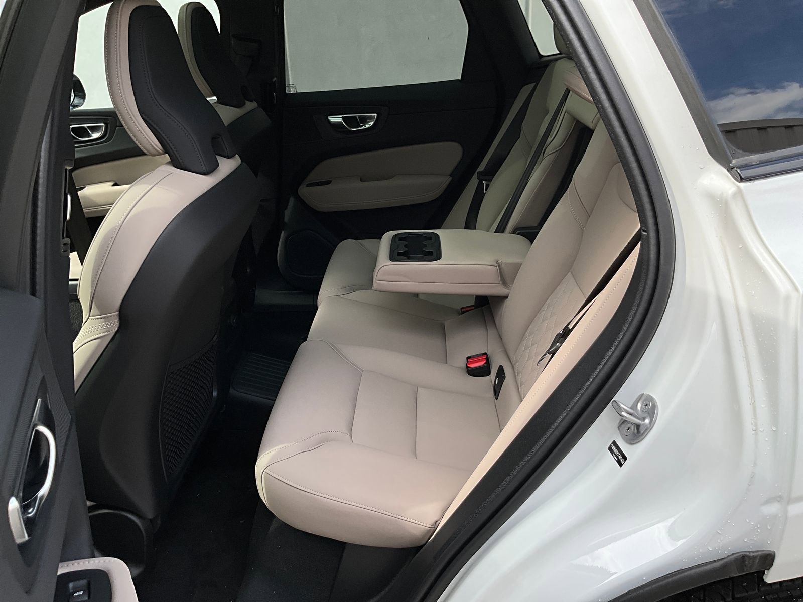 New 2026 Volvo XC60 T8 Plus w/ Climate Package AWD/4WD image 27