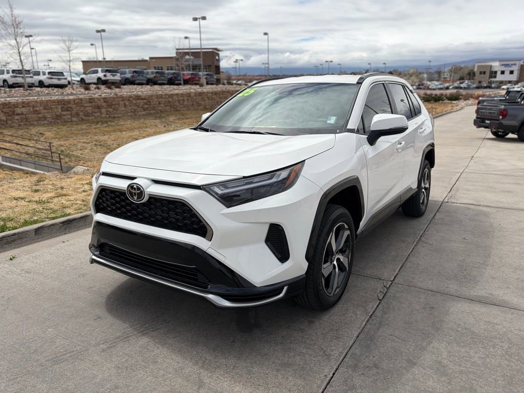 Used 2025 Toyota RAV4 SE image 6