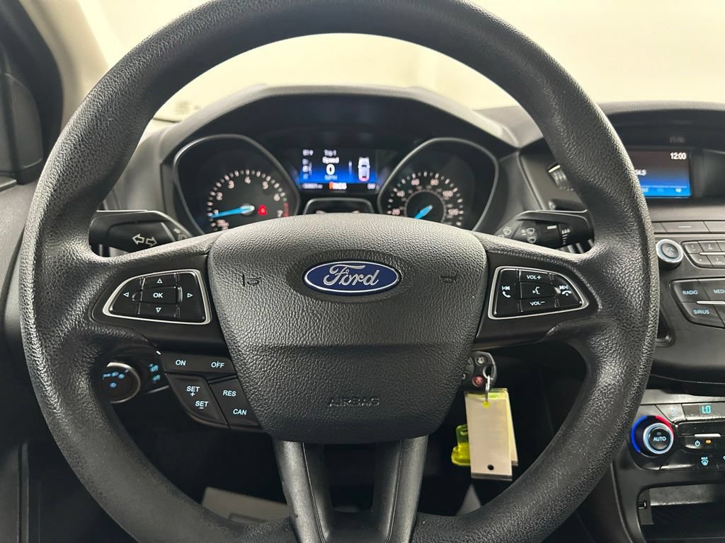 Used 2018 Ford Focus SE w/ SE Appearance Package FWD image 38
