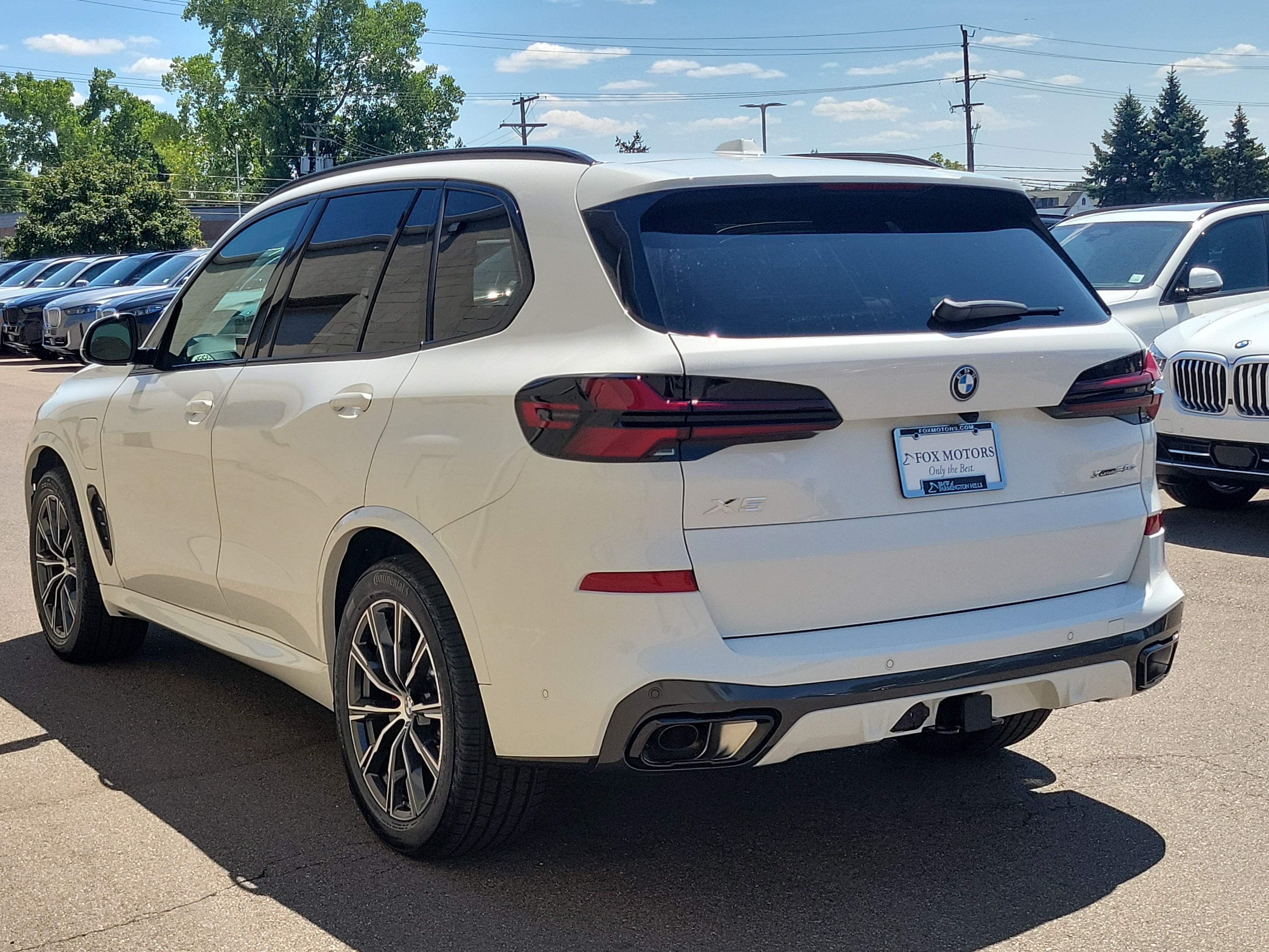 New 2026 BMW X5 xDrive50e w/ M Sport Package AWD/4WD image 4