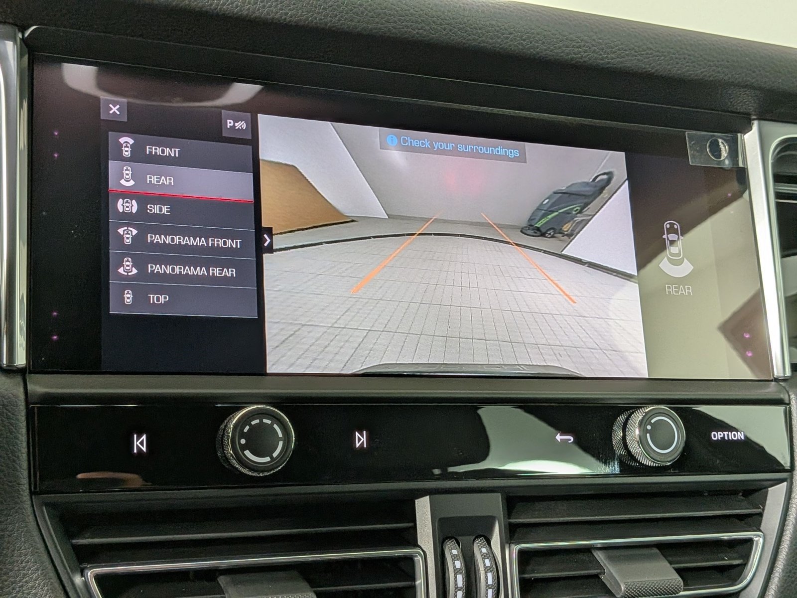 New 2026 Porsche Macan AWD/4WD image 19