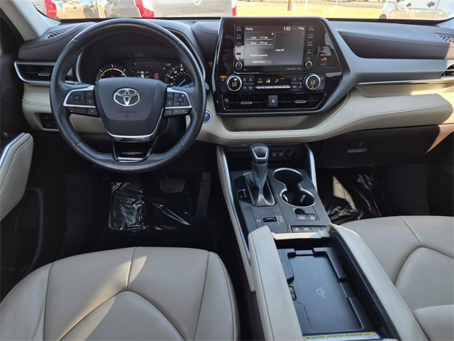 Used 2020 Toyota Highlander XLE image 28