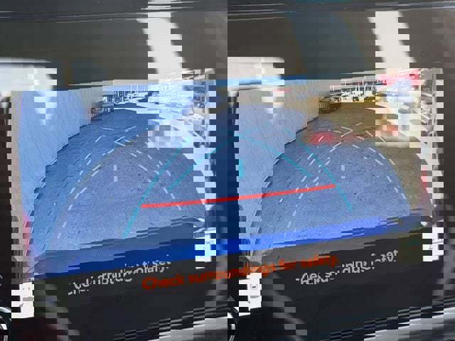 Used 2025 Toyota Camry SE image 18