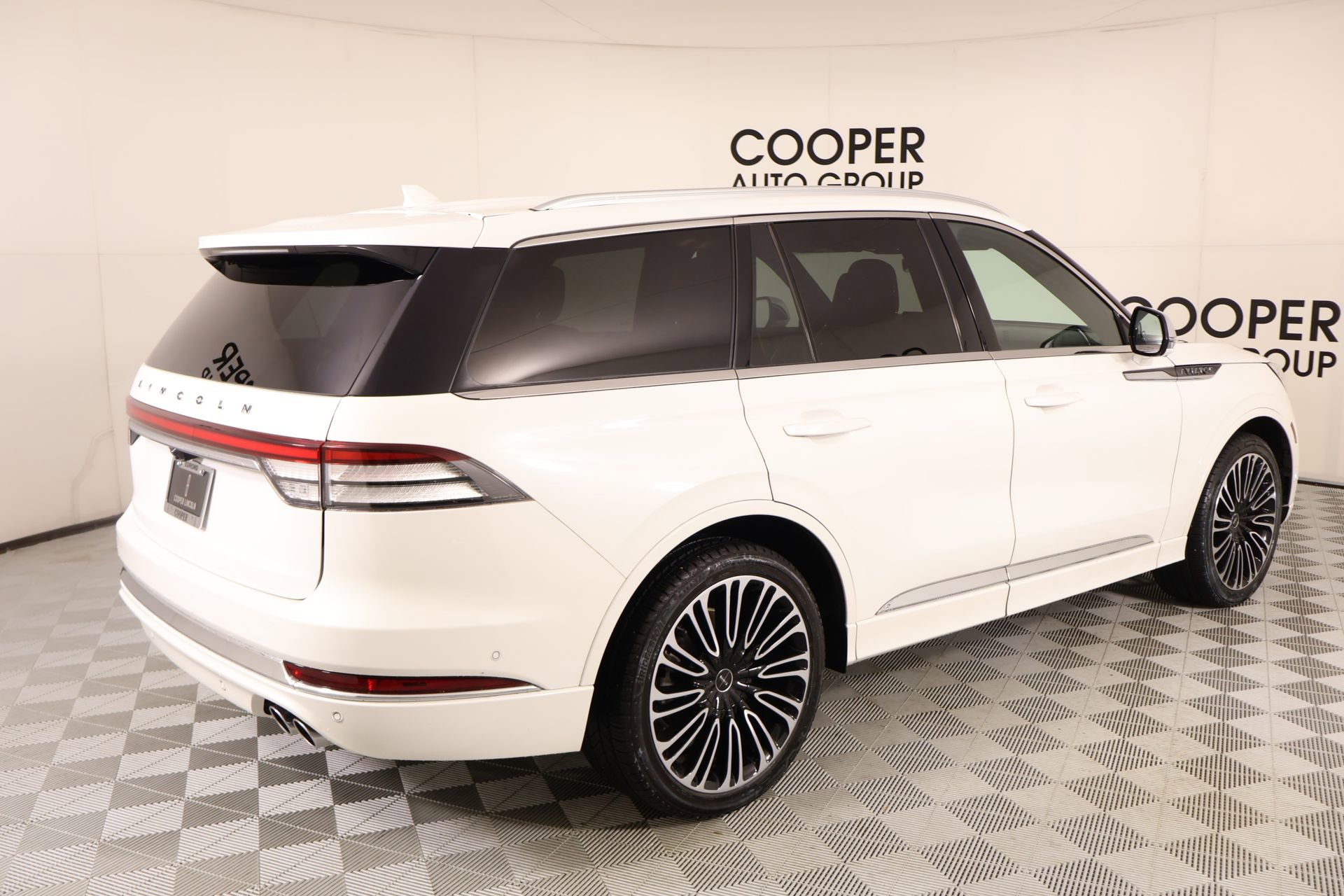 Used 2020 Lincoln Aviator Black Label w/ Dynamic Handling Package image 23