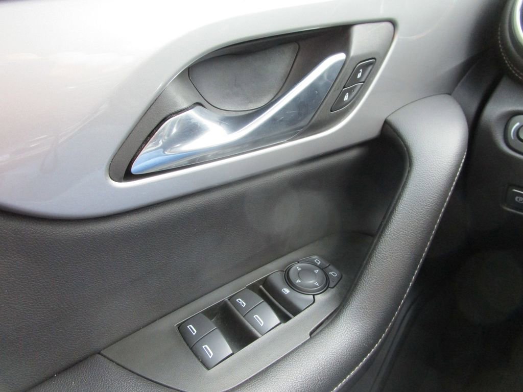 Used 2023 Chevrolet Blazer LT image 33