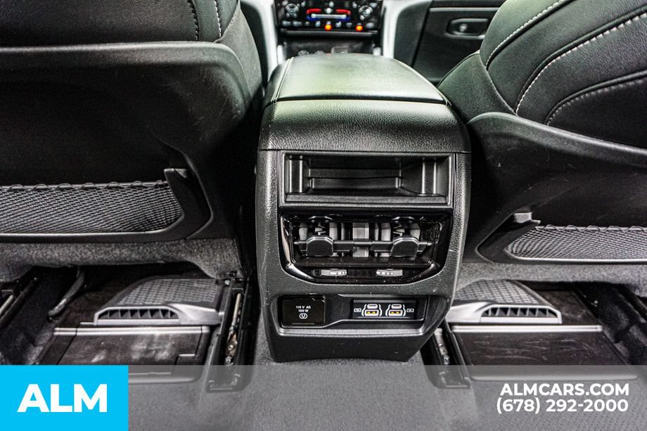 Used 2025 Jeep Grand Cherokee Altitude AWD/4WD image 29