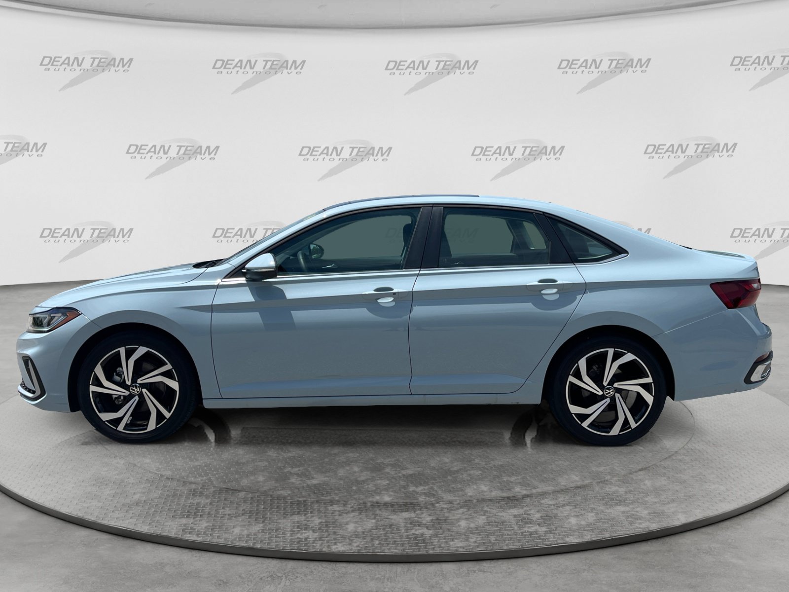 Certified 2025 Volkswagen Jetta SEL FWD image 4