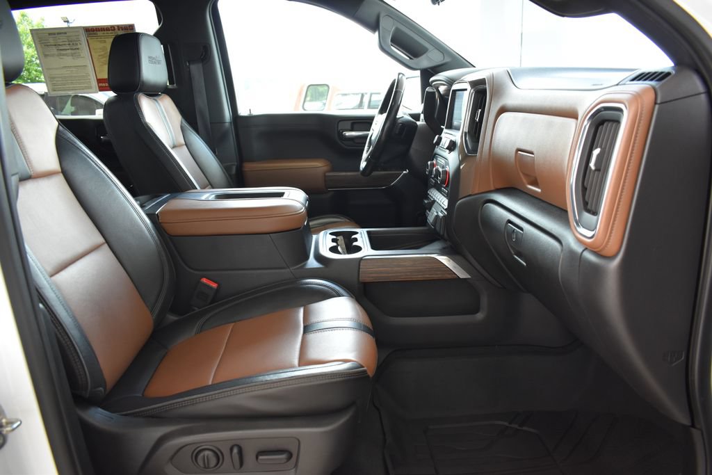 Used 2020 Chevrolet Silverado 1500 High Country w/ Technology Package AWD/4WD image 4