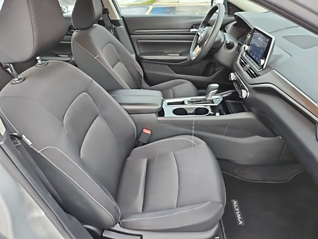Used 2024 Nissan Altima 2.5 SV FWD image 21