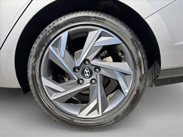 Used 2025 Hyundai Elantra SEL FWD image 9