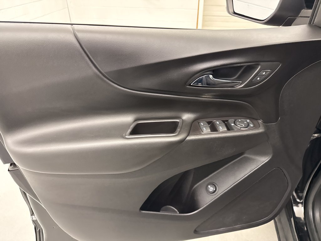 Used 2019 Chevrolet Equinox LT AWD/4WD image 14