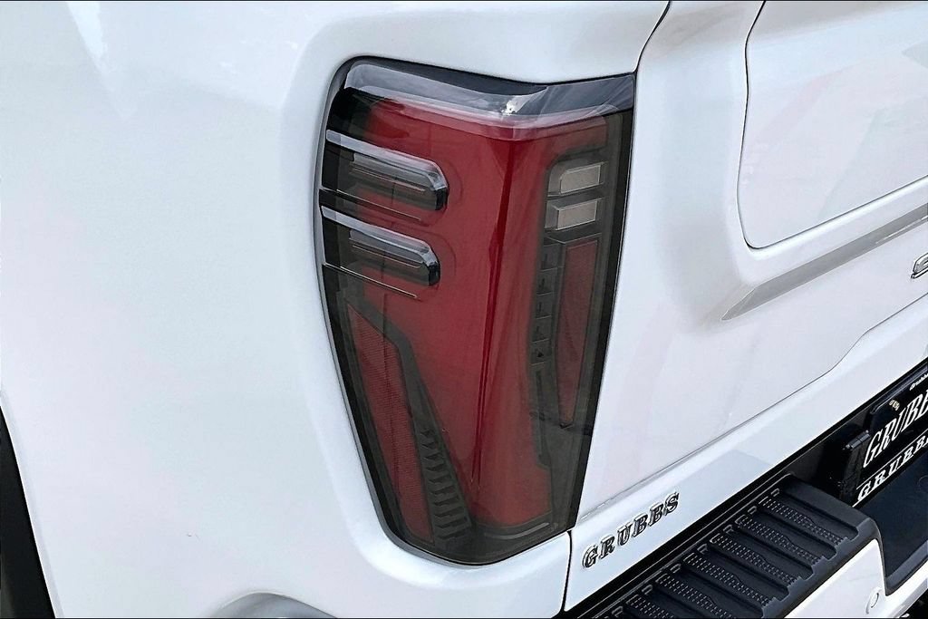 Used 2025 GMC Sierra 2500 AT4 AWD/4WD image 40