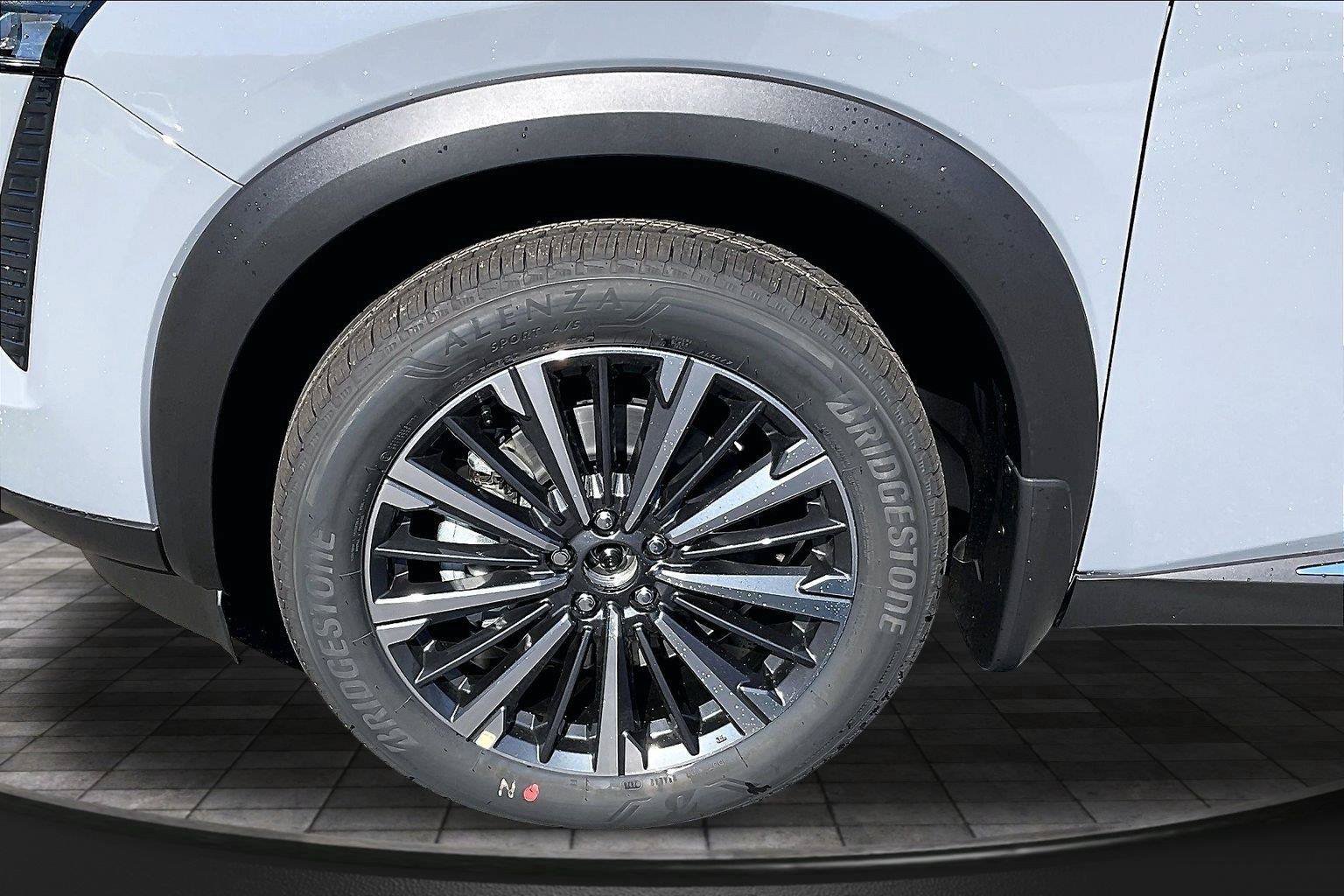 New 2026 Nissan Pathfinder Platinum AWD/4WD image 10