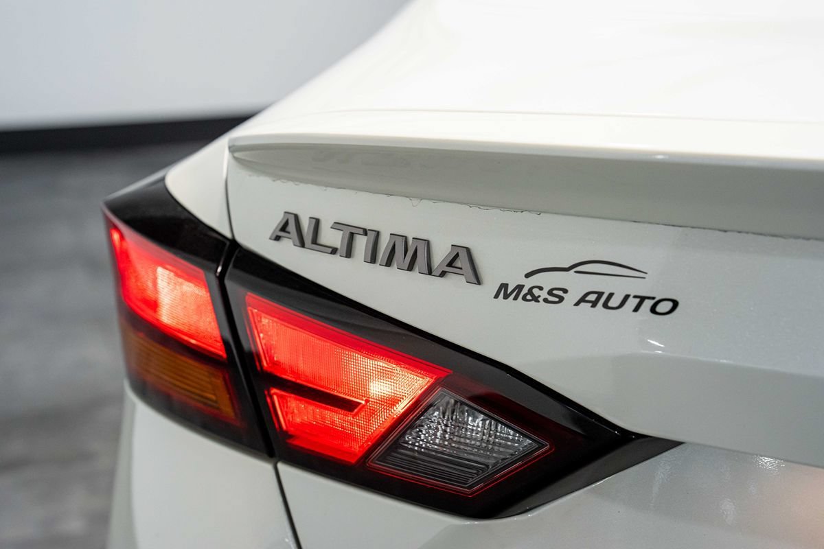 Used 2023 Nissan Altima 2.0 SR FWD image 11