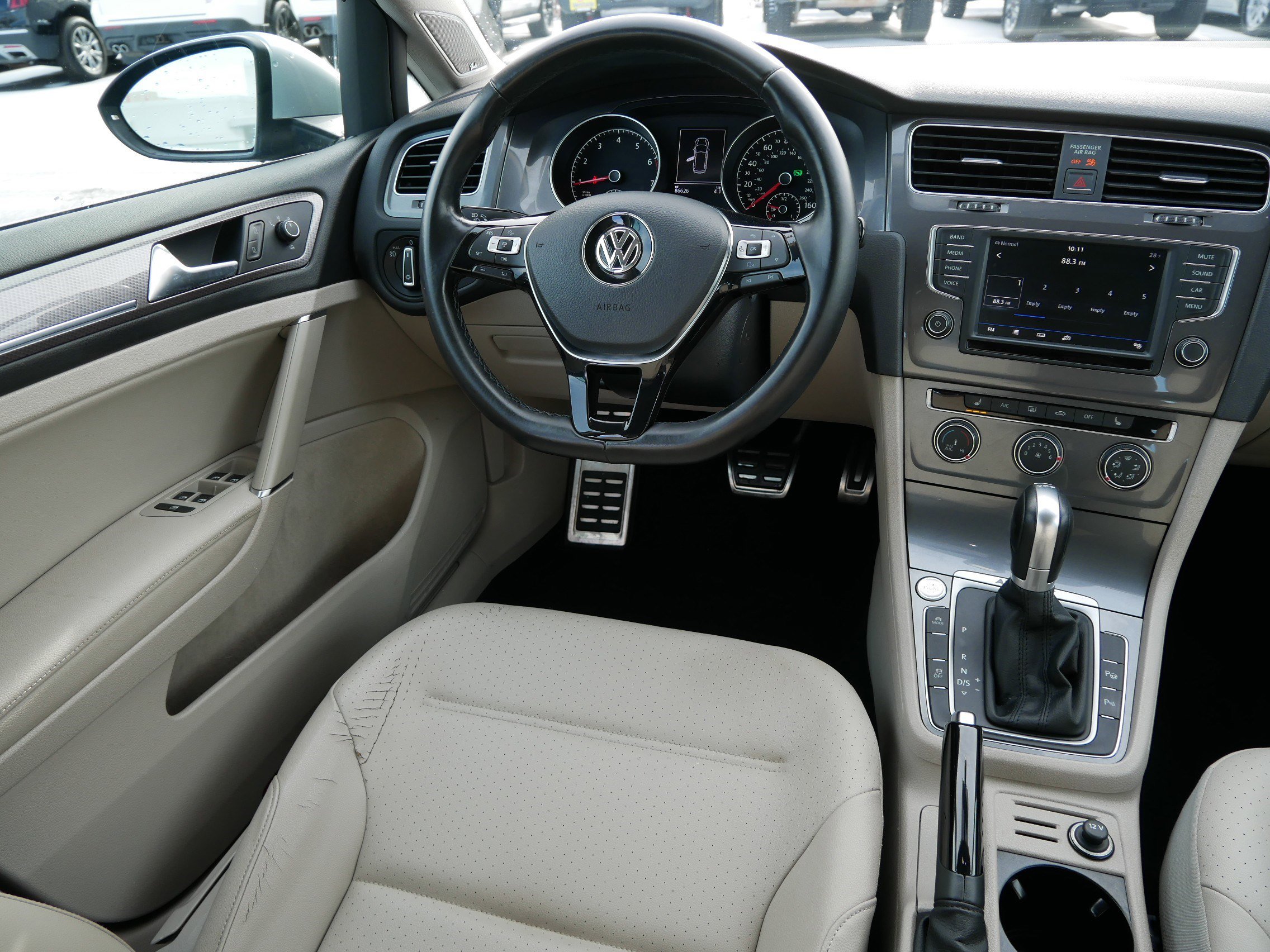 Used 2017 Volkswagen Golf Alltrack SE image 9