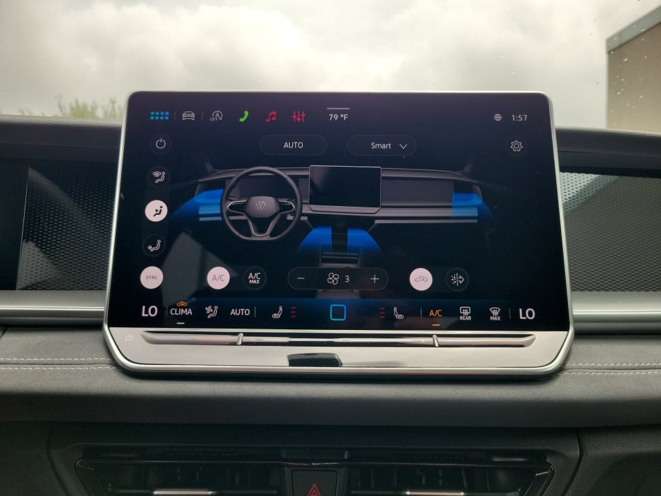 New 2026 Volkswagen Tiguan SE R-Line AWD/4WD image 17
