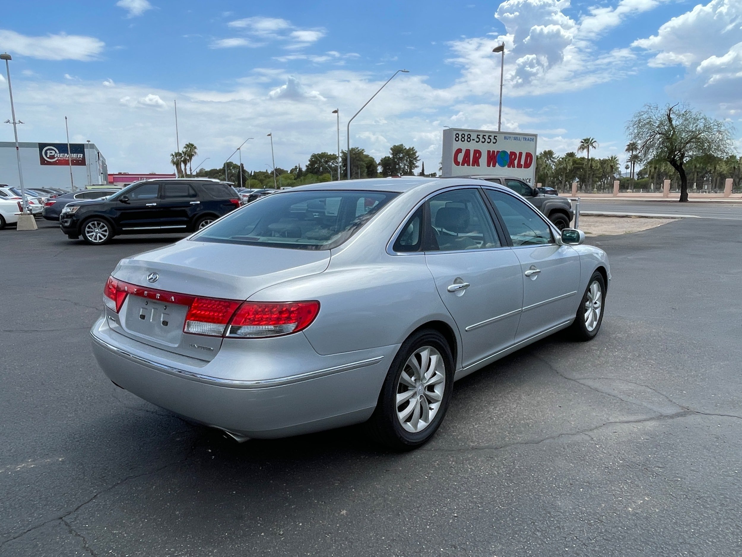 Used 2006 Hyundai Azera Limited FWD image 5