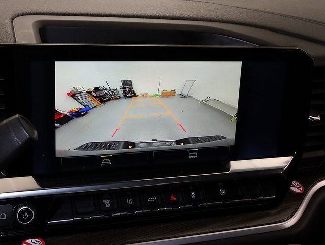 Certified 2025 Chevrolet Silverado 2500 LT w/ Convenience Package image 18