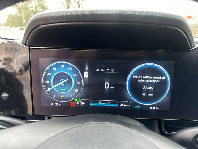 Used 2025 Hyundai Elantra SEL image 31