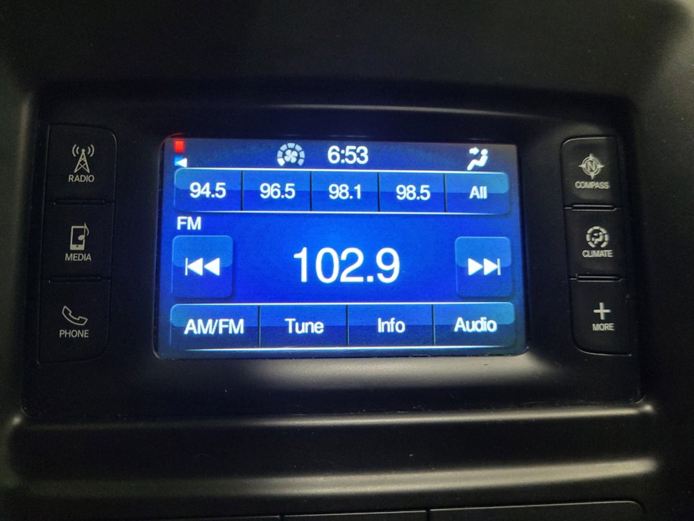 Used 2015 Chrysler 200 Limited FWD image 25