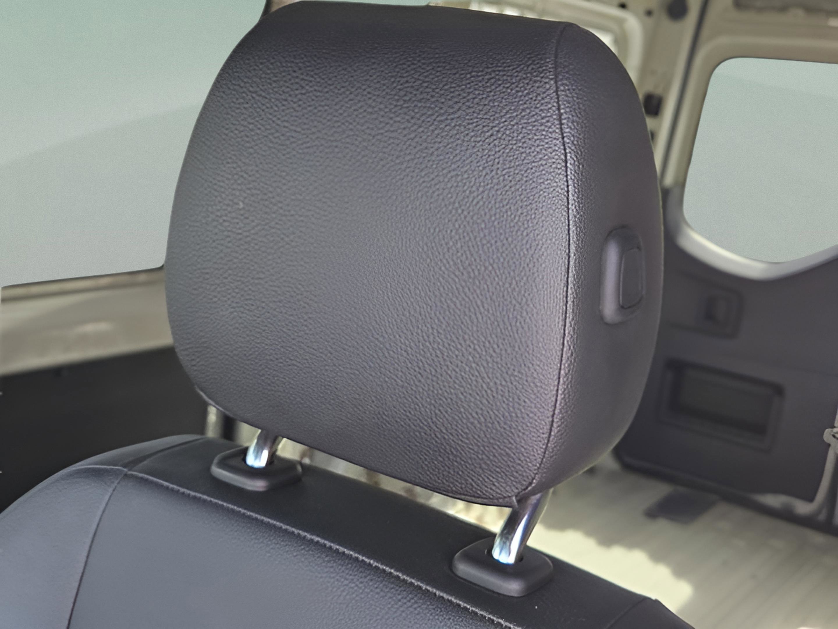 Used 2023 Mercedes-Benz Sprinter 144 Cargo image 10