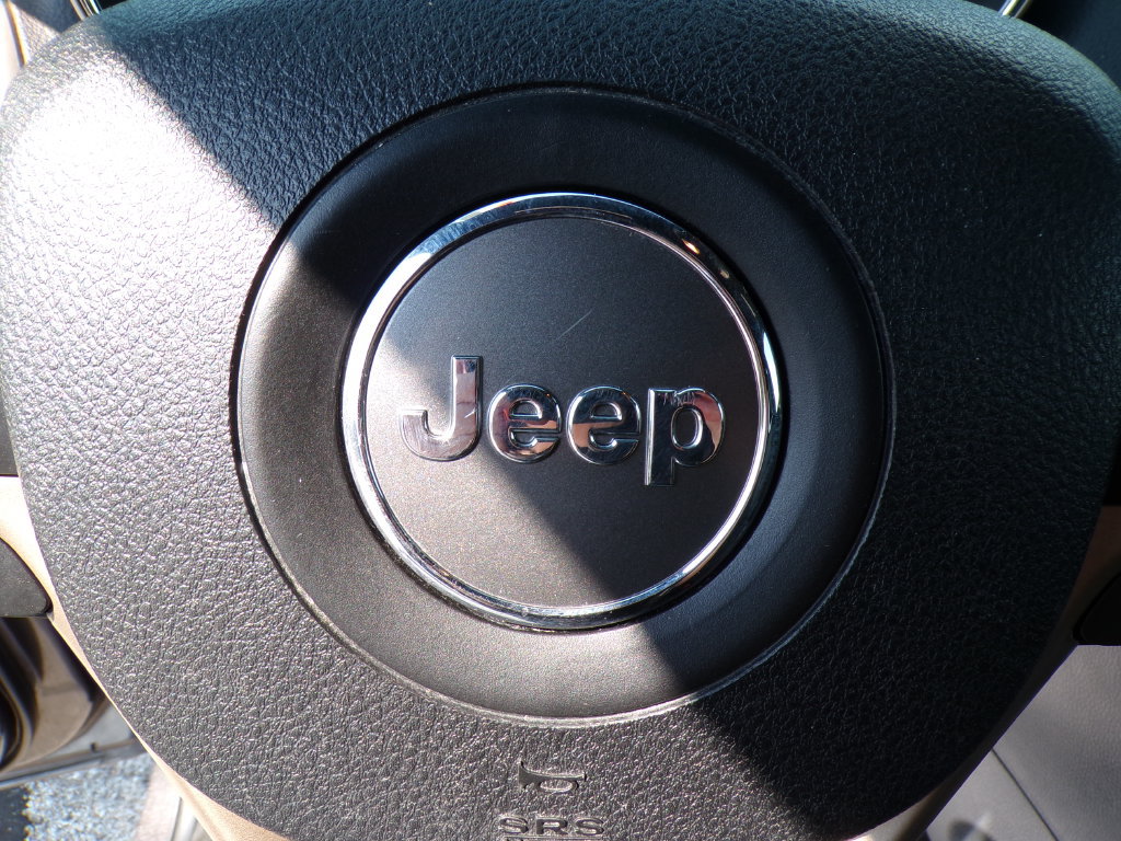 Used 2017 Jeep Grand Cherokee Limited AWD/4WD image 30