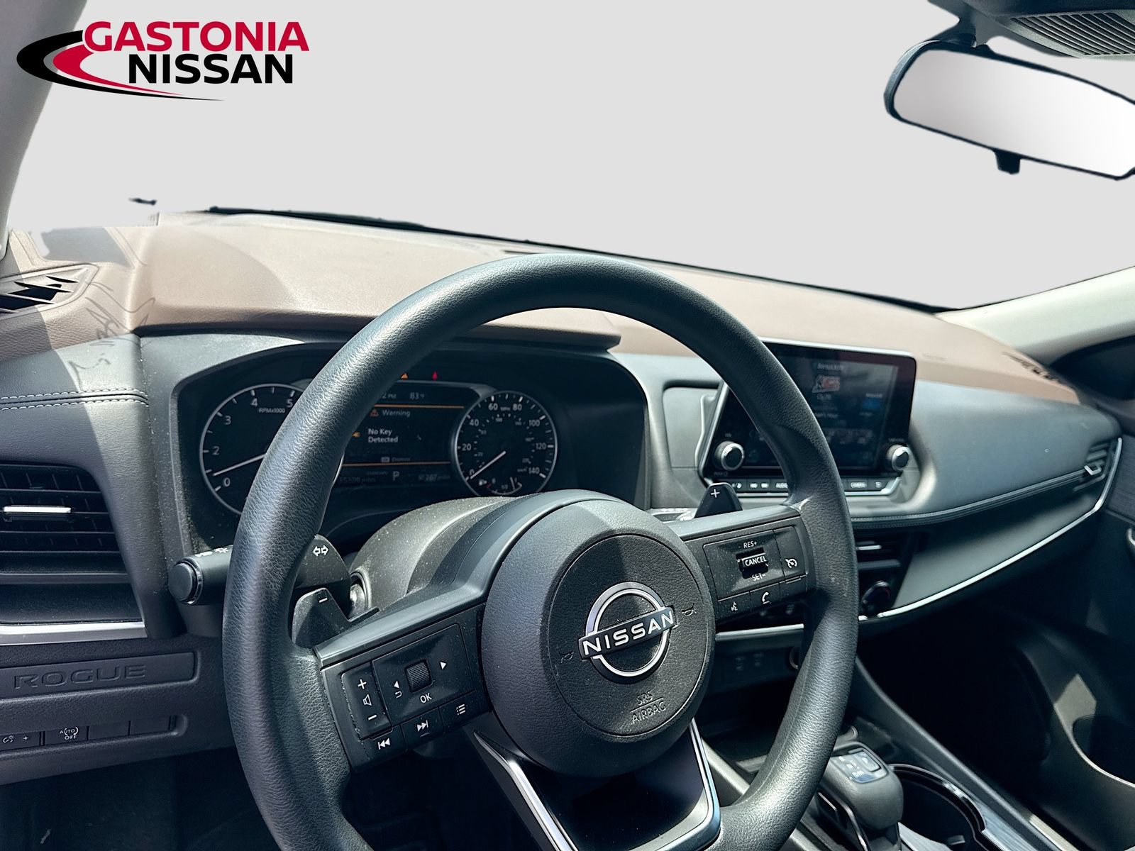 Used 2023 Nissan Rogue S FWD image 11