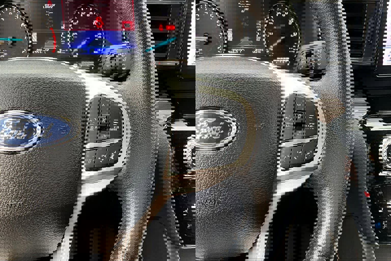 Used 2024 Ford Explorer Limited image 22