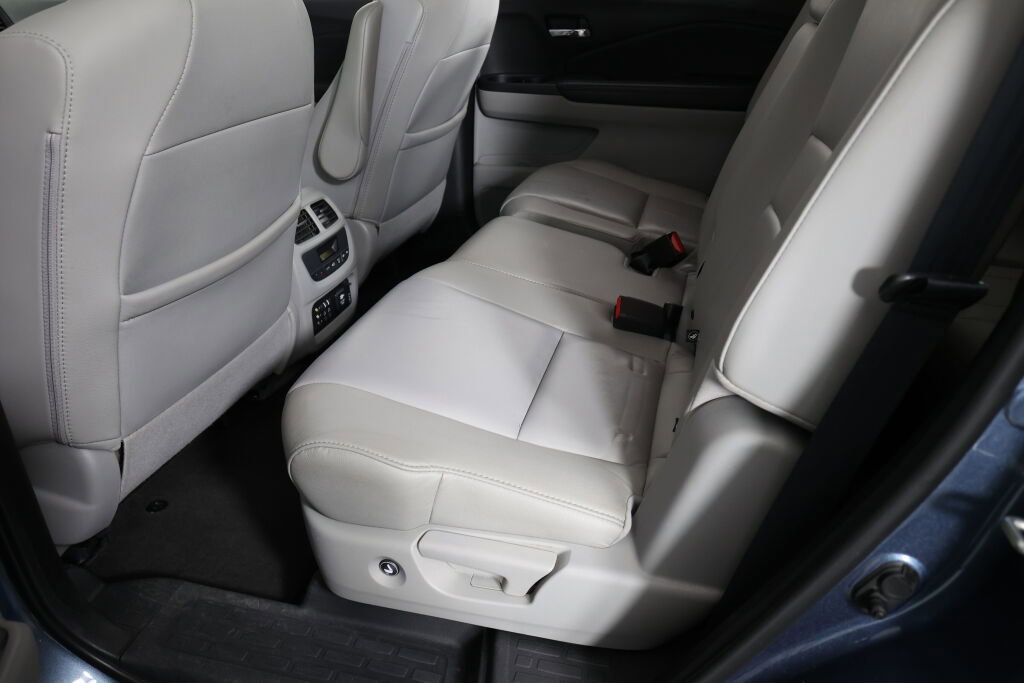 Used 2018 Honda Pilot Touring image 17