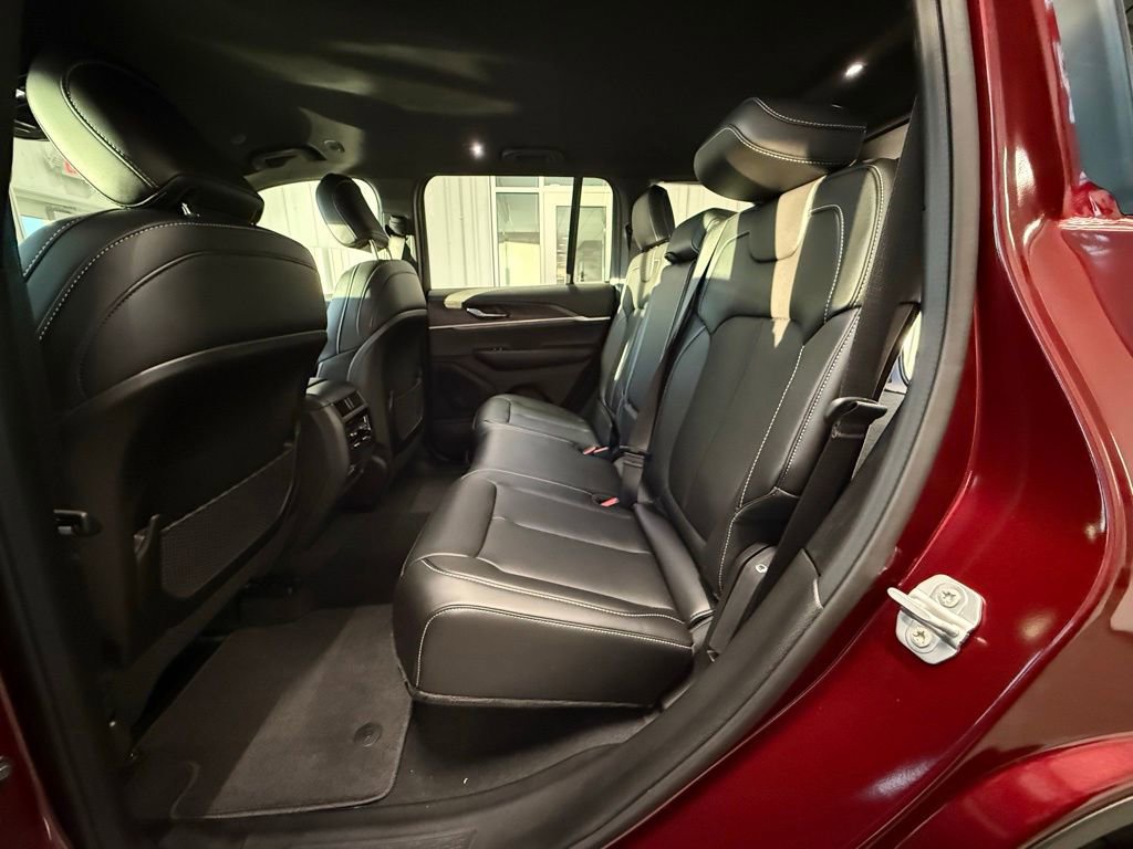 New 2025 Jeep Grand Cherokee Limited image 15