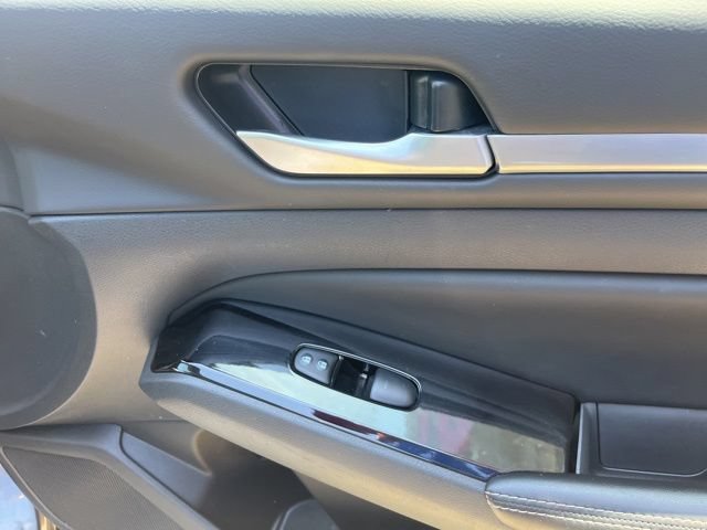 Used 2024 Nissan Altima 2.5 SL FWD image 21