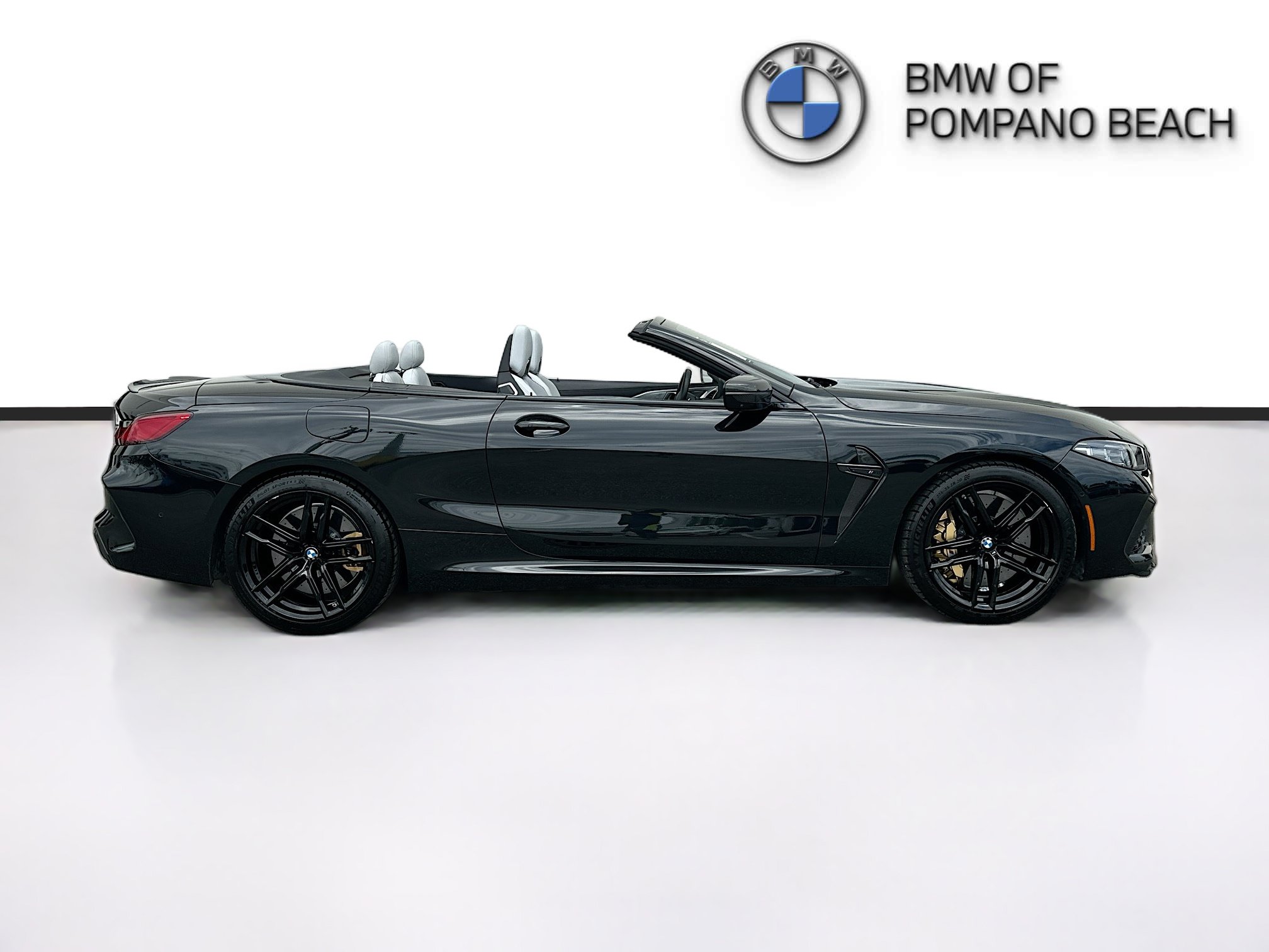 Used 2023 BMW M8 Competition w/ M Carbon Exterior Package AWD/4WD image 8