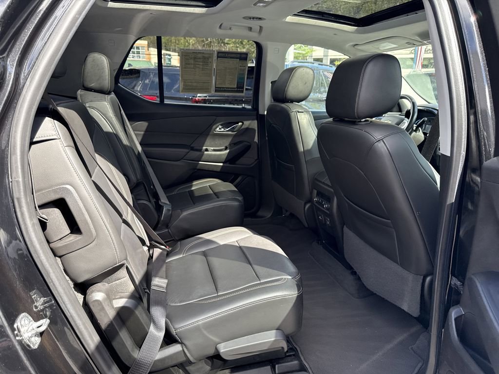 Used 2019 Chevrolet Traverse LT w/ LT Premium Package AWD/4WD image 32