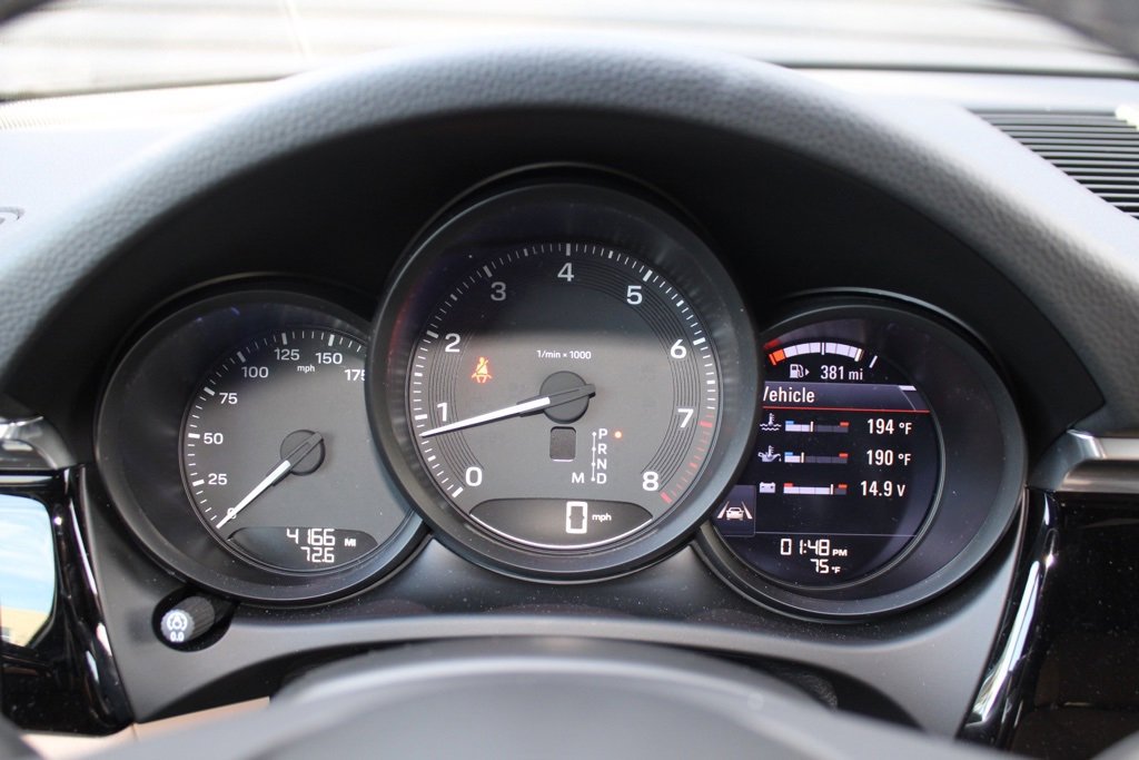 Used 2025 Porsche Macan image 18