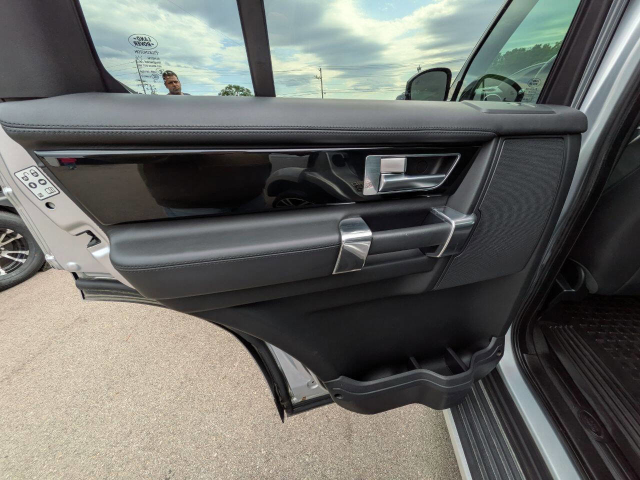 Used 2016 Land Rover LR4 HSE LUX AWD/4WD image 24