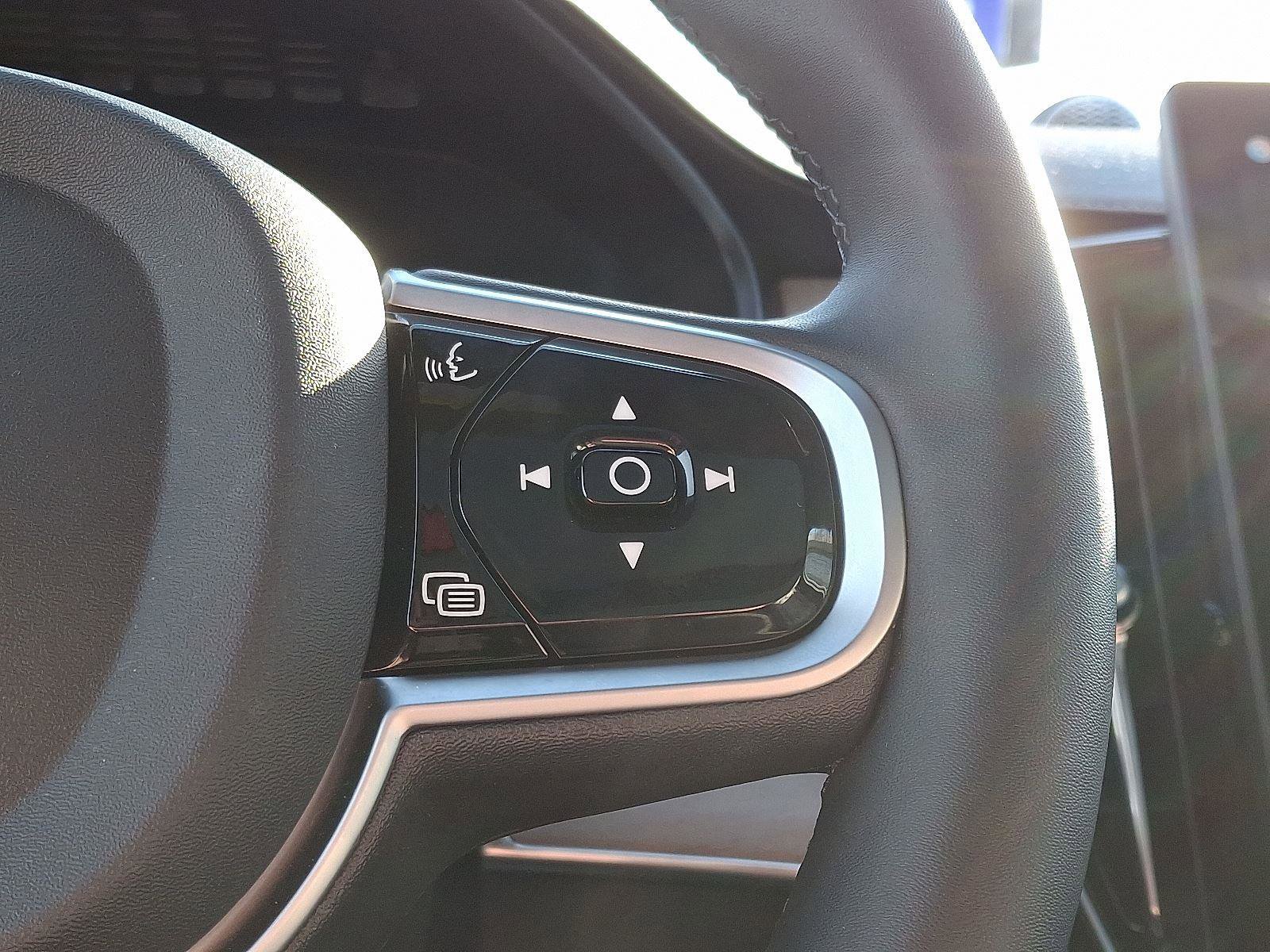 Certified 2025 Volvo XC90 T8 Ultra image 24