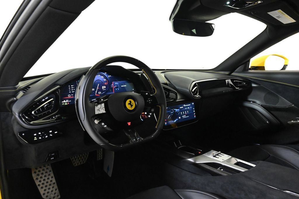 Used 2025 Ferrari 12Cilindri Base image 3