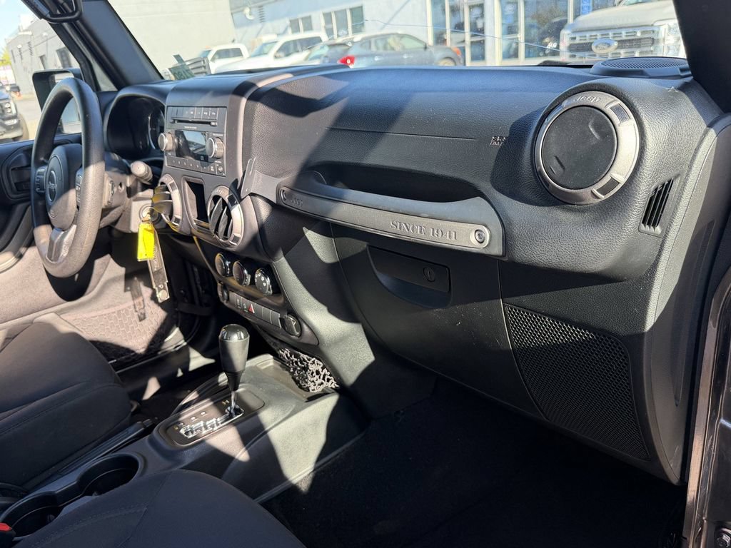 Used 2016 Jeep Wrangler Unlimited Sport AWD/4WD image 13
