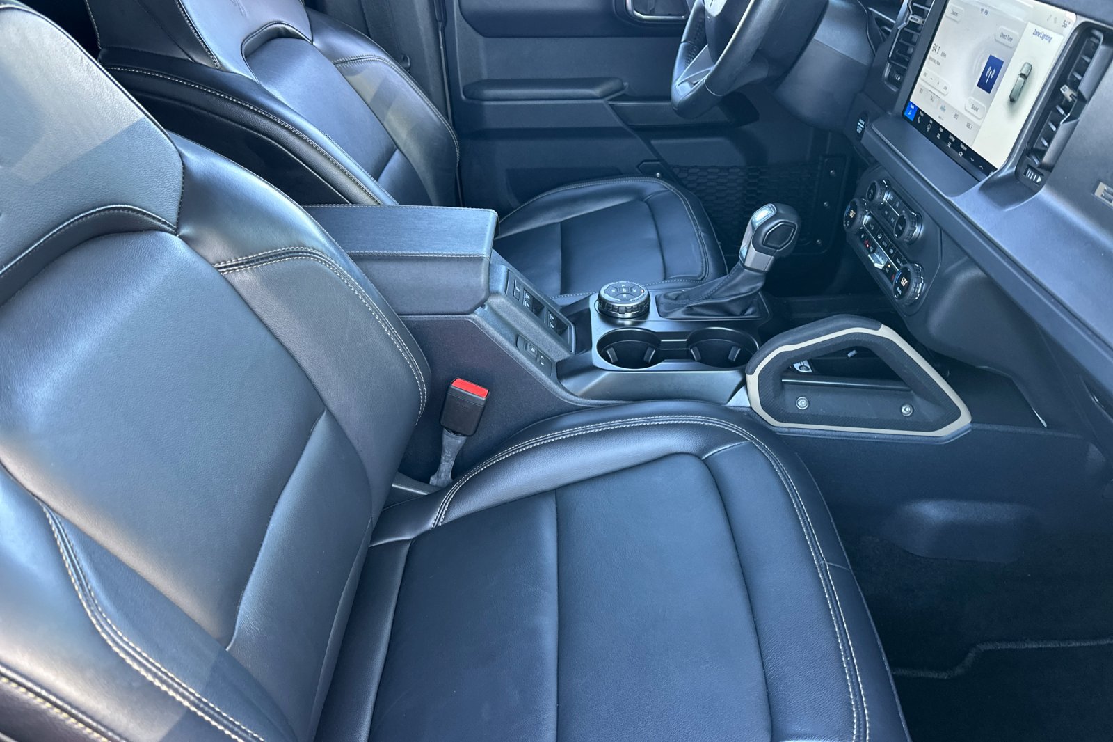 Used 2025 Ford Bronco Badlands AWD/4WD image 15