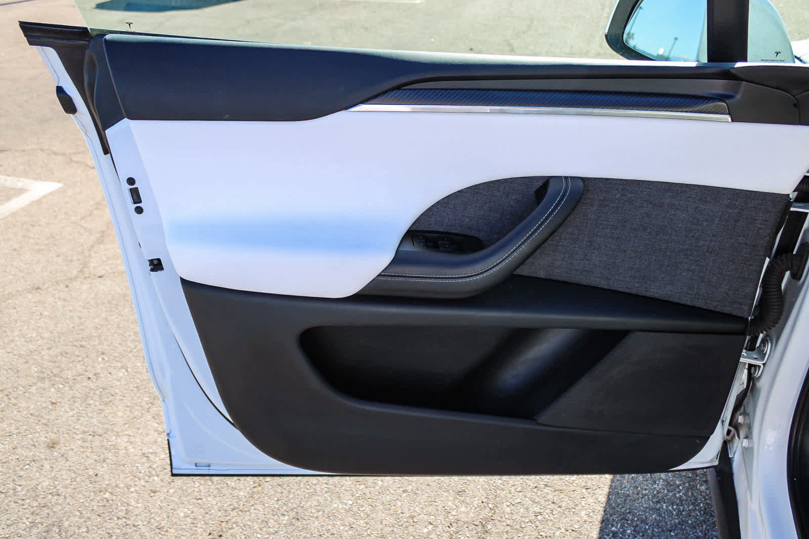 Used 2022 Tesla Model X Plaid image 22