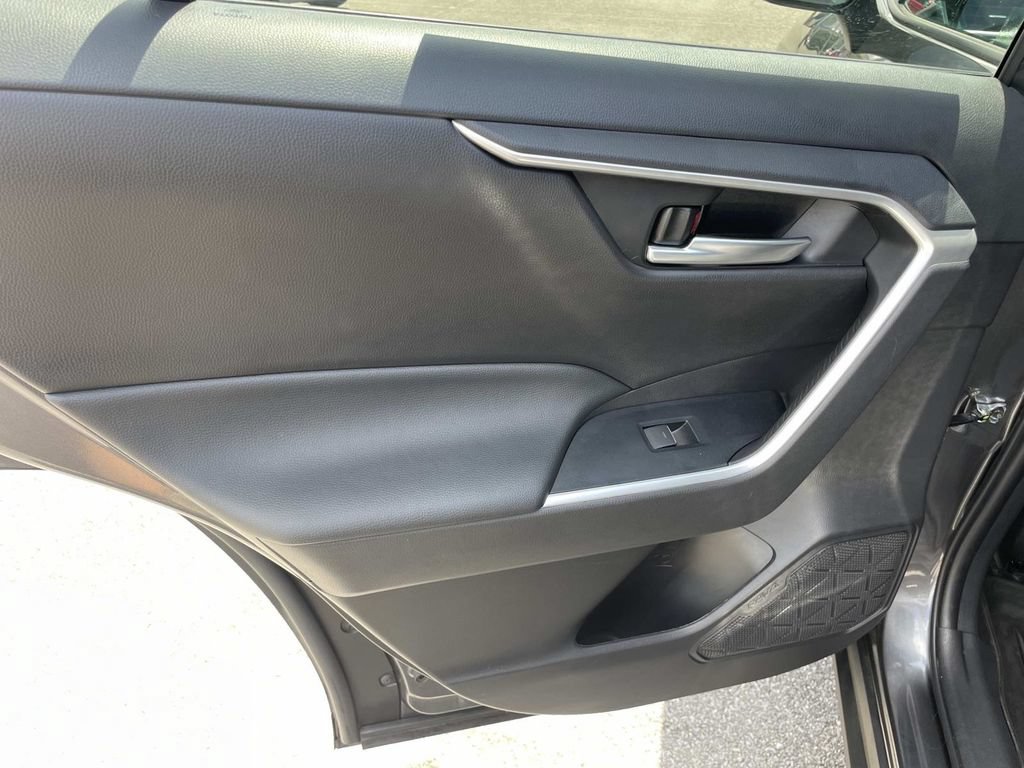Used 2023 Toyota RAV4 XLE FWD image 12