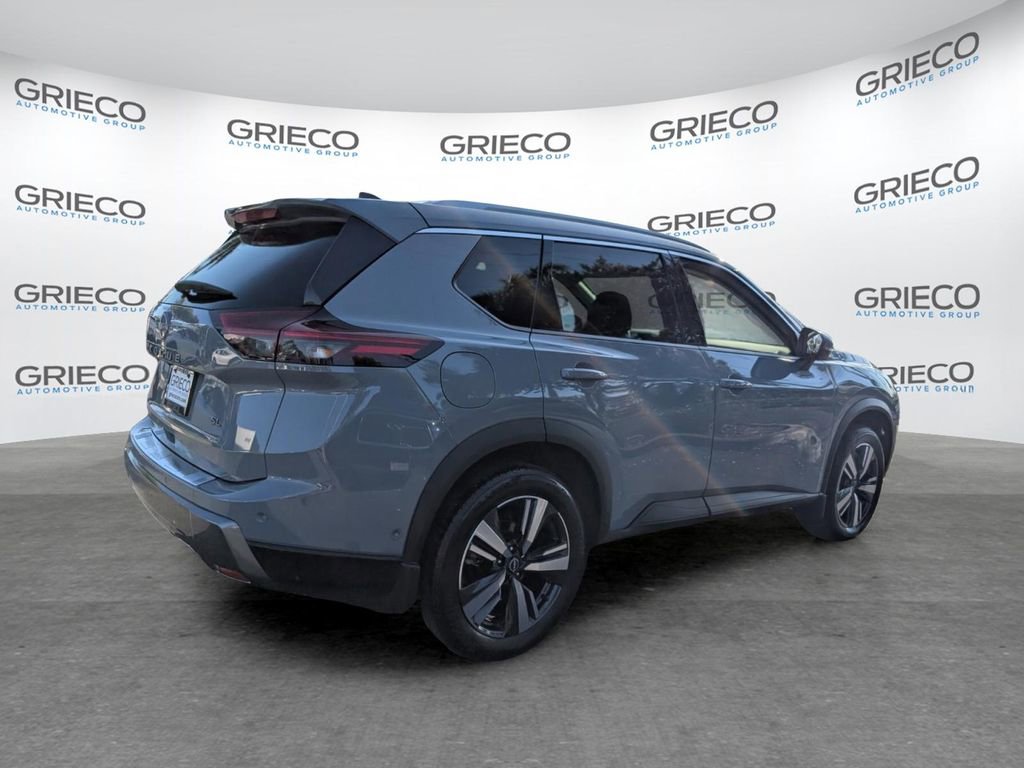 Certified 2025 Nissan Rogue SL FWD image 7